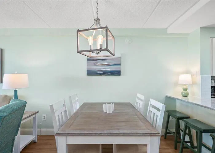 Holiday home Towers-direct Ocean Front Views From Your Private Balcony And Renovated Condo! *