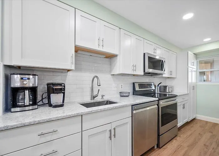 Holiday home Towers-direct Ocean Front Views From Your Private Balcony And Renovated Condo! Ocean City
