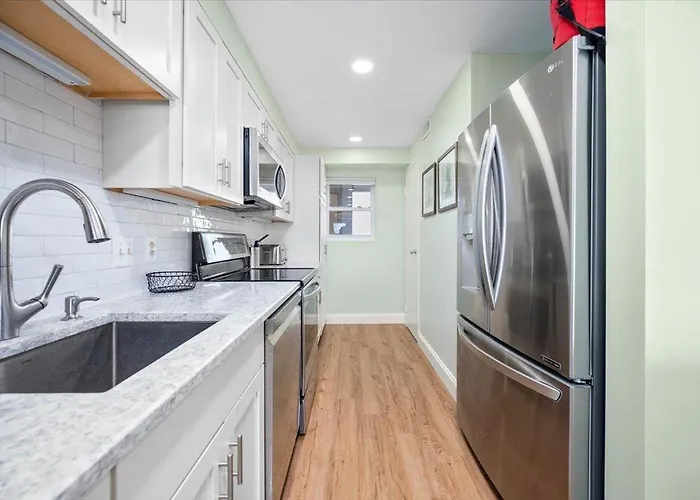 Towers-direct Ocean Front Views From Your Private Balcony And Renovated Condo!