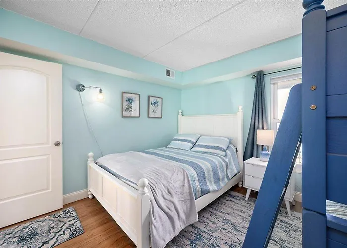Holiday home Towers-direct Ocean Front Views From Your Private Balcony And Renovated Condo!
