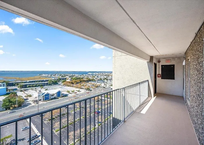 Holiday home Towers-direct Ocean Front Views From Your Private Balcony And Renovated Condo! *