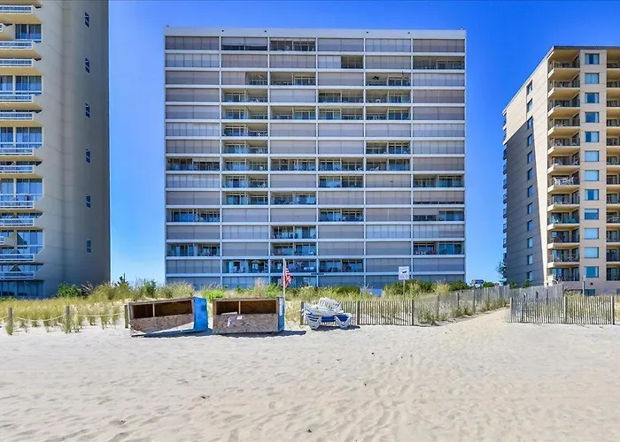 Towers-direct Ocean Front Views From Your Private Balcony And Renovated Condo! Holiday home *